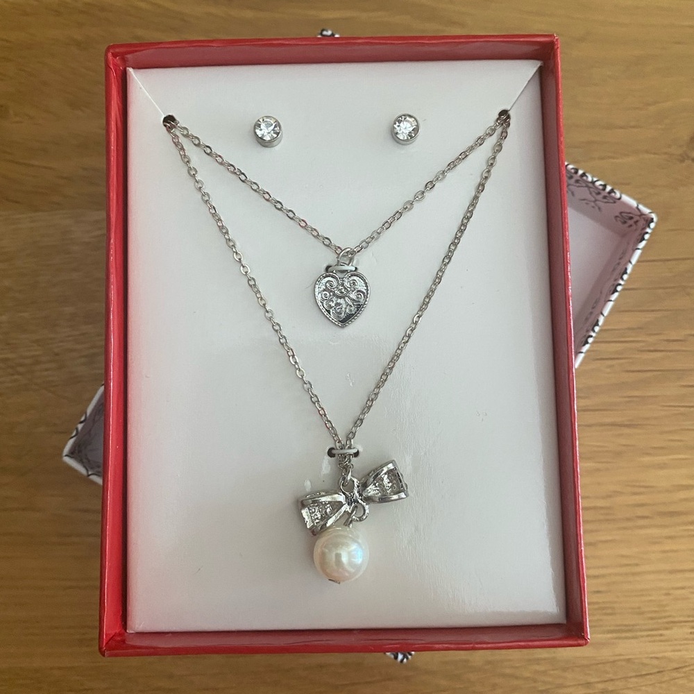 Necklaces and Earrings Set
